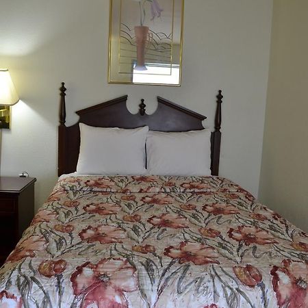 Budget Inn คริสเตียนส์เบิร์ก ภายนอก รูปภาพ