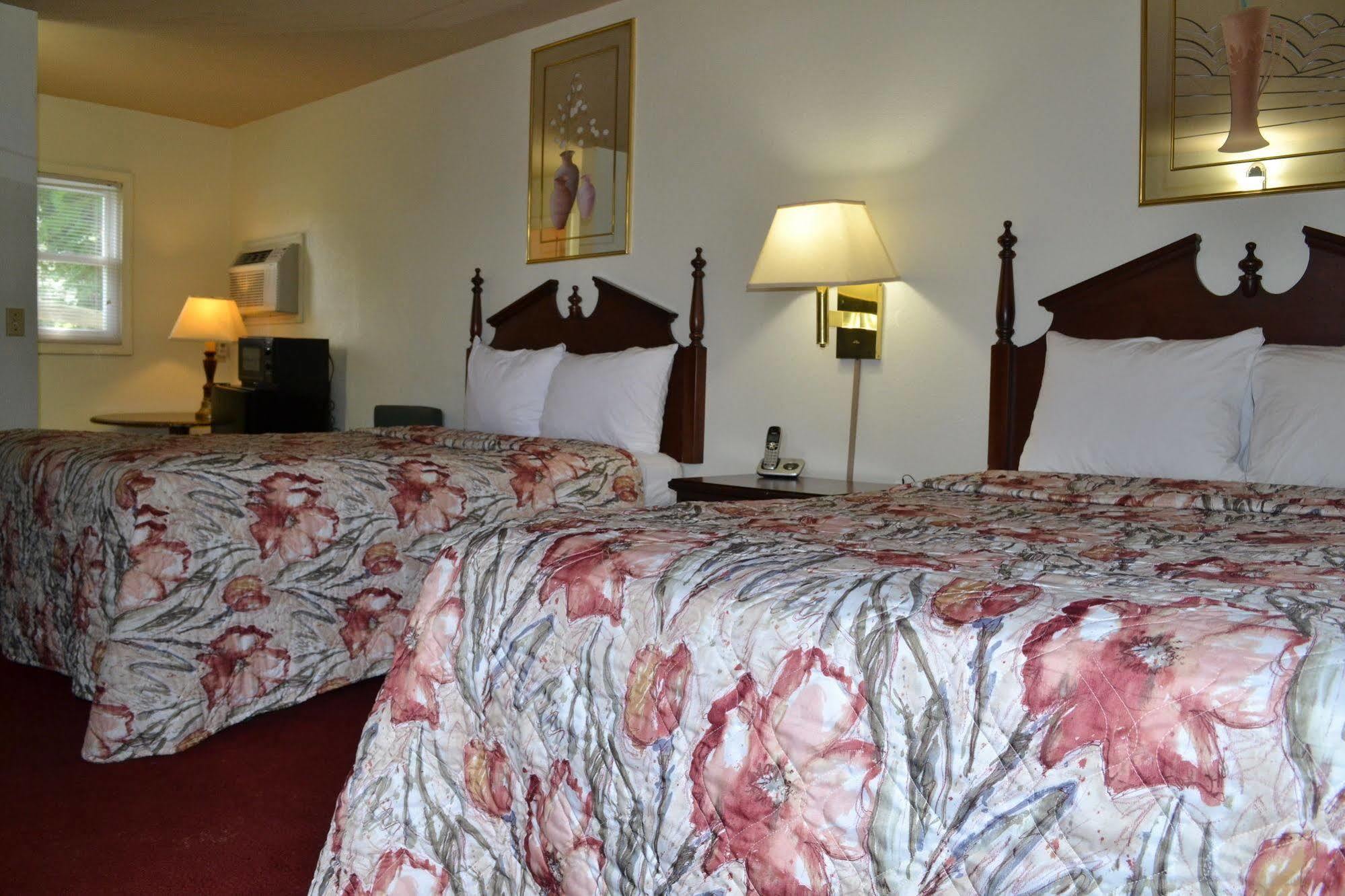 Budget Inn คริสเตียนส์เบิร์ก ภายนอก รูปภาพ