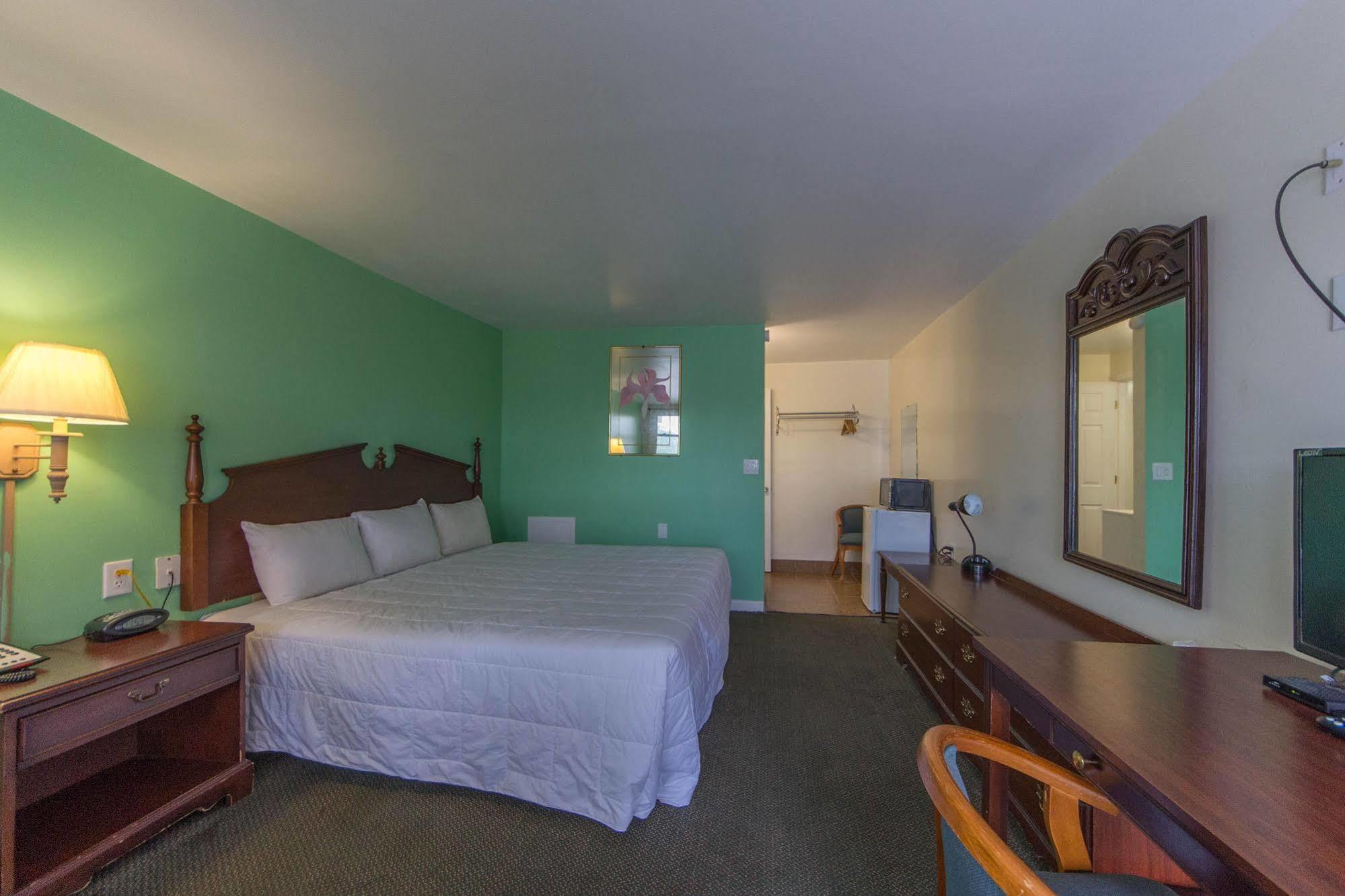 Budget Inn คริสเตียนส์เบิร์ก ภายนอก รูปภาพ