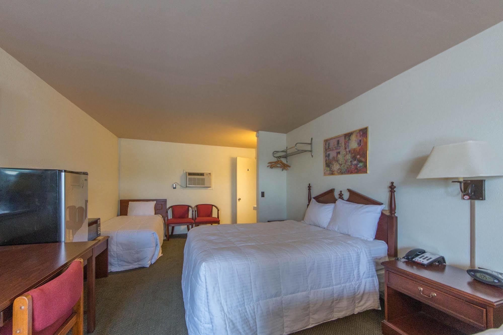 Budget Inn คริสเตียนส์เบิร์ก ภายนอก รูปภาพ