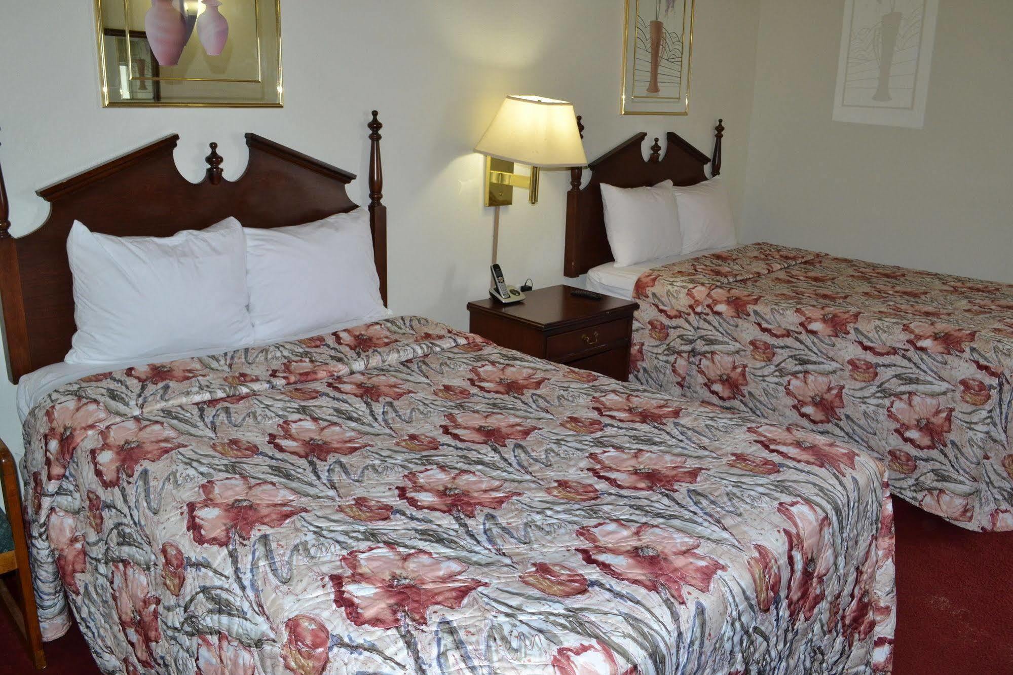 Budget Inn คริสเตียนส์เบิร์ก ภายนอก รูปภาพ